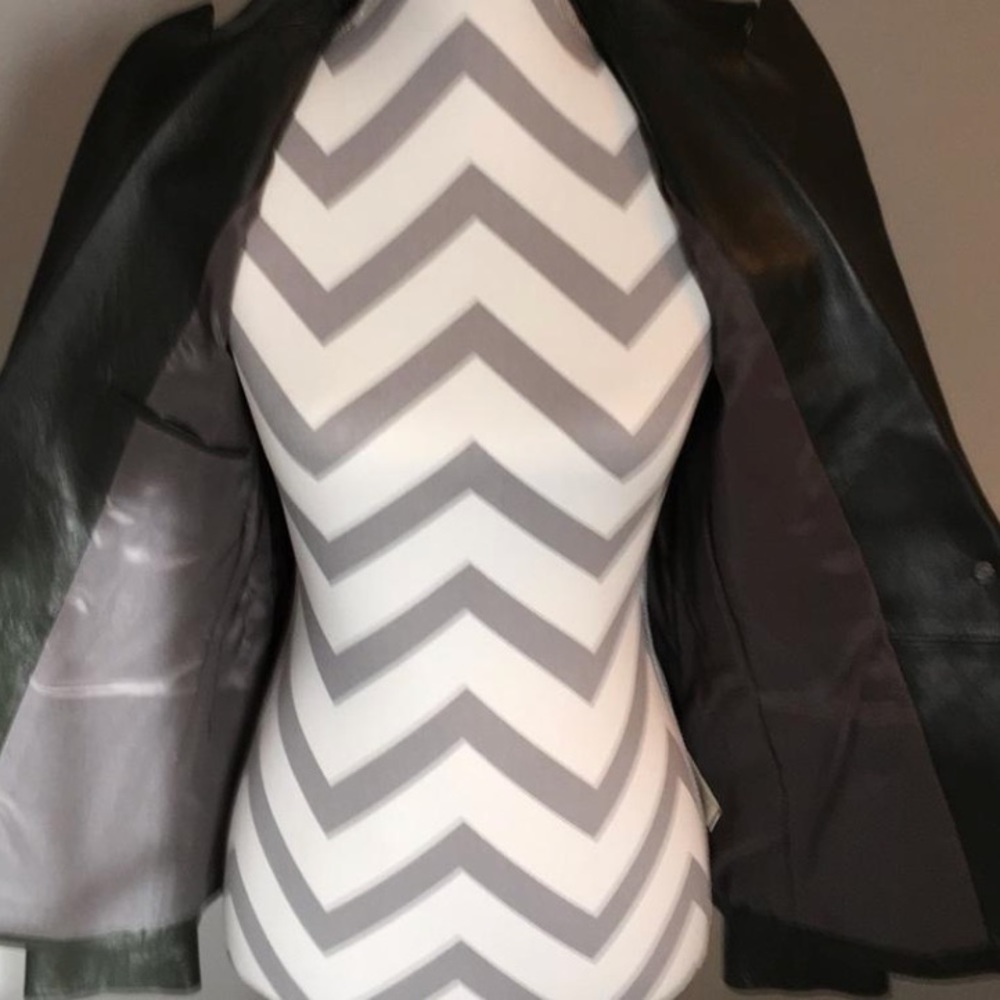 ‼️SOLD‼️ Theory Leather Blazer - Picture 6 of 7